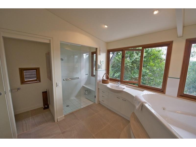 83 Gold Creek Rd, Brookfield QLD 4069